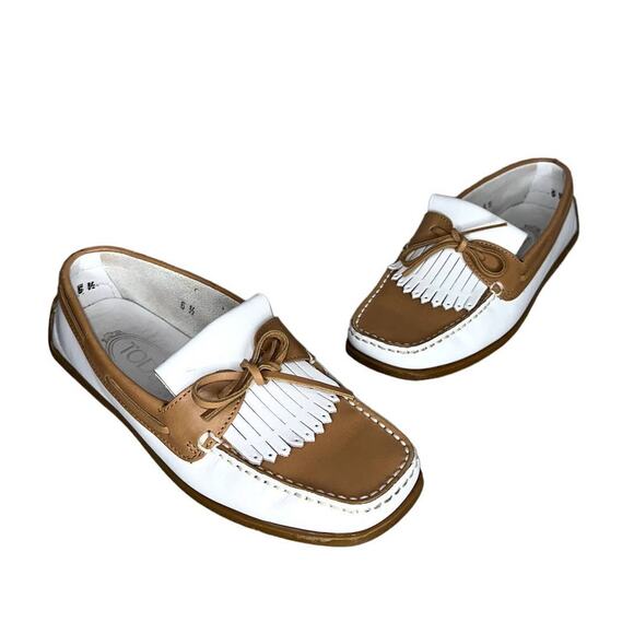 Tod's Leather Loafers Slip On Country Club Preppy Driving Moccasin Flats 6.5 - Picture 3 of 8
